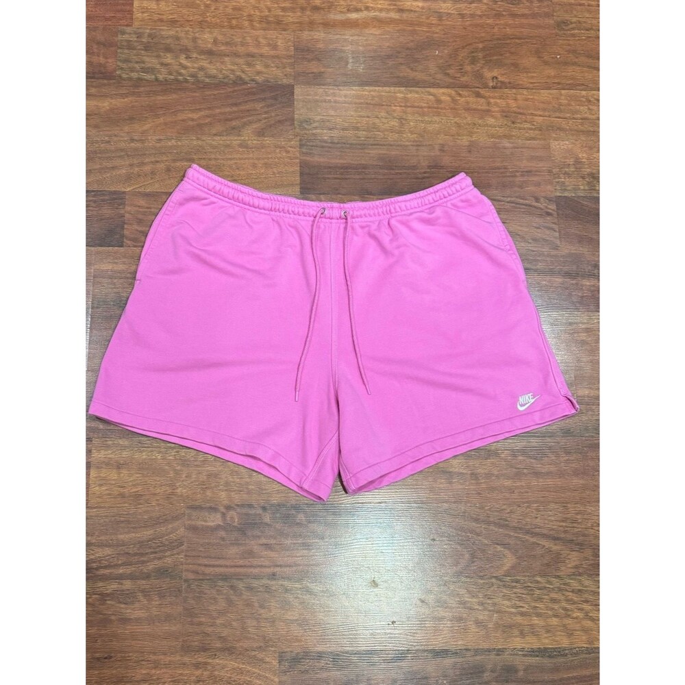 Nike - Nike Club Men's French Terry Flow Shorts in Playful Pink
